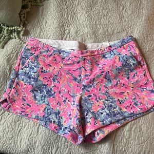Lilly Pulitzer coco coral crab print shorts